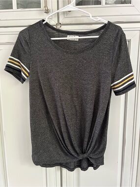 Women’s Twist-Hem Short Sleeve Top - Charcoal